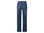 Blauwe jeans met hoge taille, van achteren gezien.