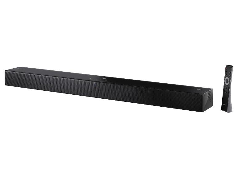 Zwarte soundbar met afstandsbediening