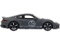 Grijze speelgoed sportwagen met het nummer 60 op de zijkant.