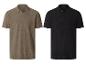 Twee gebreide poloshirts met korte mouwen: een bruine met opengewerkt patroon en een zwarte geribbelde.