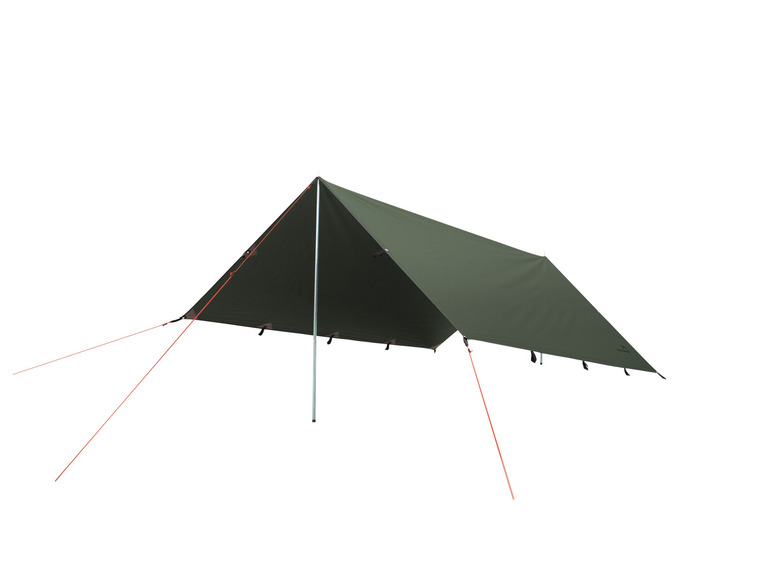 Een groene tent van Easy Camp, opgezet met een stok