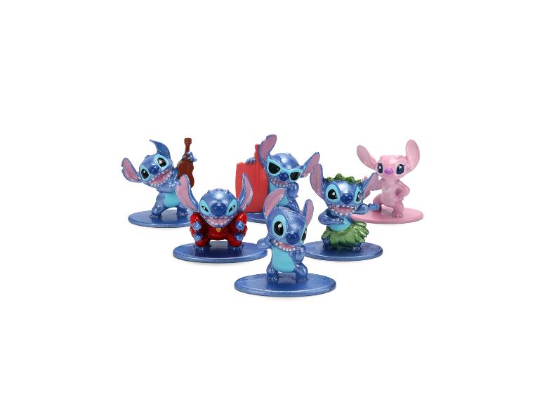 Zes Stitch en Angel figuren in verschillende poses.