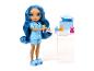 Rainbow High pop in blauwe pyjama met manicure accessoires.