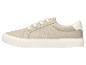 Beige canvas sneakers met witte veters en rubberen zool.