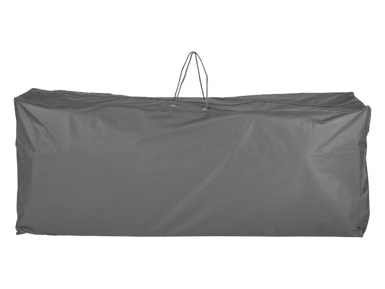 Grijze beschermhoes voor tuinmeubelen.
