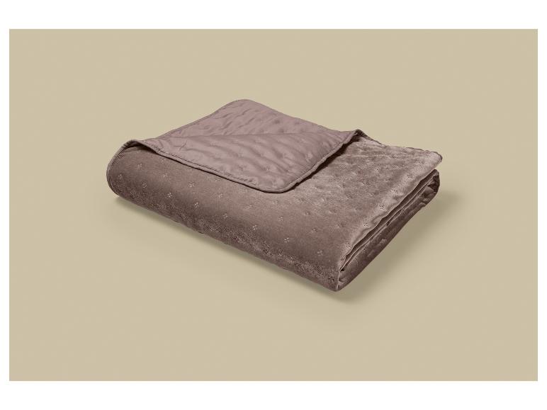 Zachte, roze-bruine gewatteerde deken met subtiel patroon
