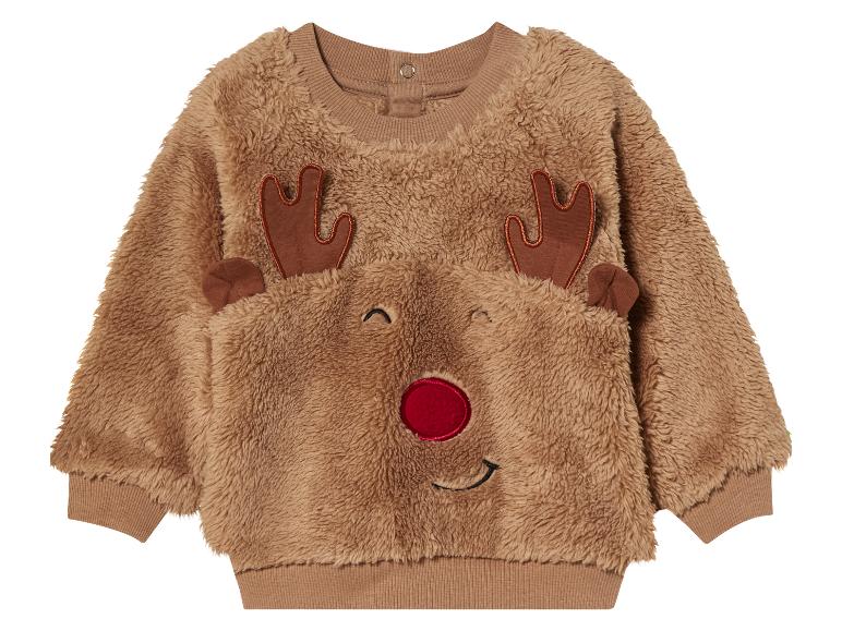 Een bruine, zachte trui met rendier-print voor baby's.