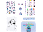 Een Stitch-thema schrijfset met stickers, kleurplaten, kleurpotloden, stiften, een potlood, een liniaal en een blikken doos.