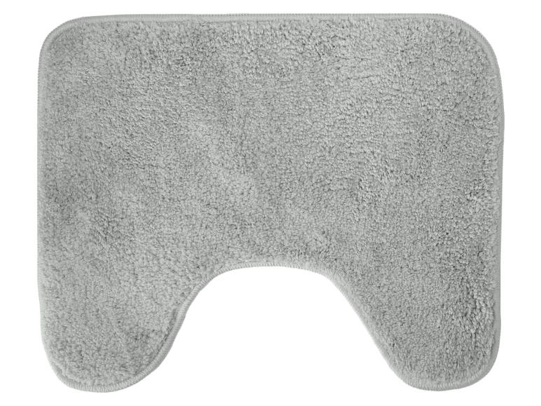 Grijze, zachte badmat met uitsparing voor het toilet.