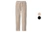 Beige corduroy herenbroek met trekkoord in de taille, ook verkrijgbaar in zwart.