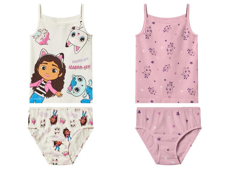 Set van twee kinderondergoedsets: wit met Gabby's Dollhouse-motief en roze met sterren.