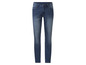 Een paar blauwe skinny jeans.