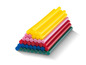 Gele, roze, rode, blauwe en groene lijmstokken.
