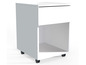 Witte kast met lade en open vak, op wielen.