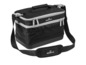 Een zwarte Rocktrail koelbox met schouderband.