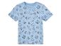 Blauw kinder t-shirt met print van haaien en strand accessoires.
