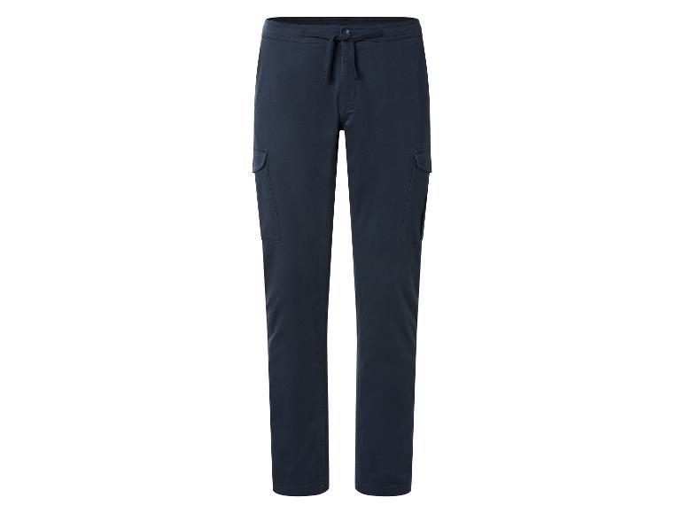 Donkerblauwe cargobroek met trekkoord in de taille.