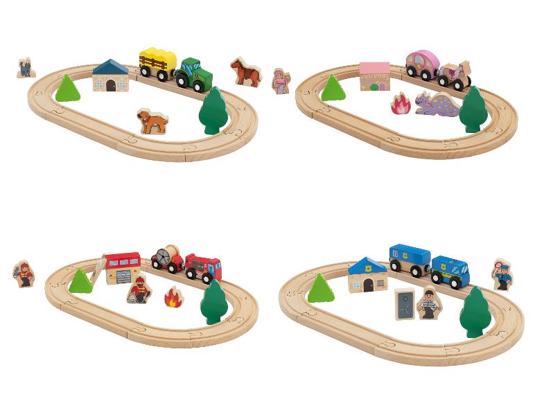 Vier houten treinsetjes met boerderij-, prinsessen-, brandweer- en politiethema's.