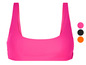 Een roze bikini-top met brede bandjes.