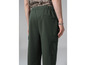 Groene cargo broek met een elastische tailleband.