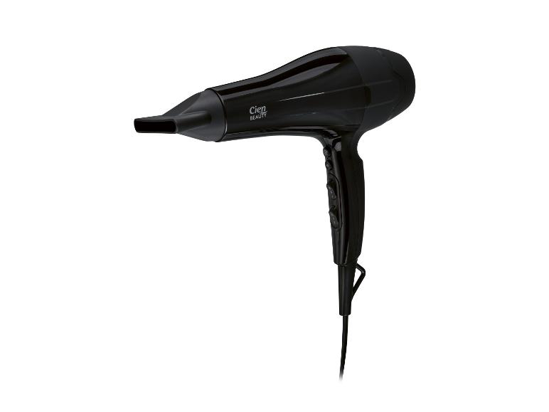 Zwarte föhn met concentratormondstuk en bedieningsknoppen op het handvat.
