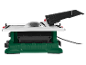 Tegelsnijmachine met diamantzaagblad en zwarte beschermkap.