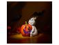 Halloween spook en pompoen decoratie met vleermuis silhouetten en herfst elementen.