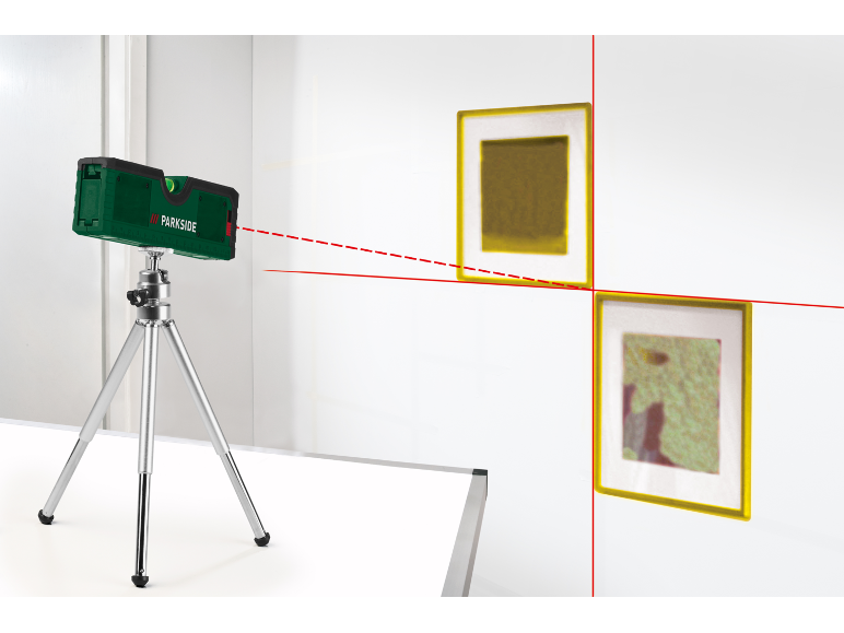 Een Parkside laserwaterpas projecteert lijnen op twee afbeeldingen.