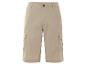 Beige cargoshorts.