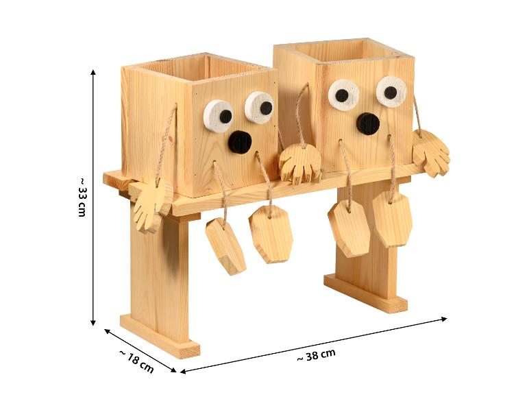 Houten plantenbakken in figuurvorm, 33 cm hoog, 38 cm breed en 18 cm diep.