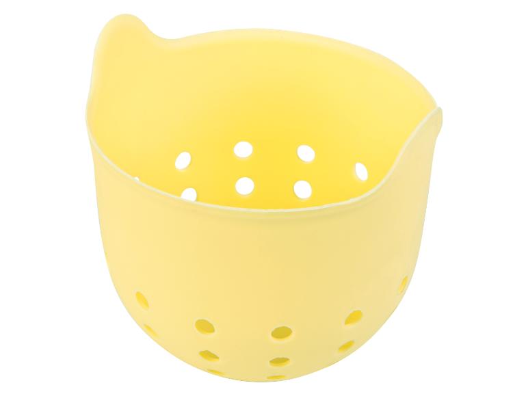 Een gele plastic eiermand.