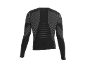 Zwart sportshirt met lange mouwen en grijze strepenpatronen op de rug en schouders.