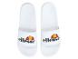 Een paar witte slippers met een kleurrijk logo en zwarte tekst.