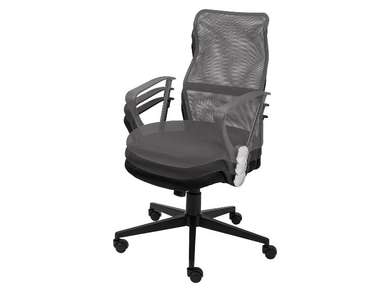 Grijze ergonomische bureaustoel van mesh met wielen.