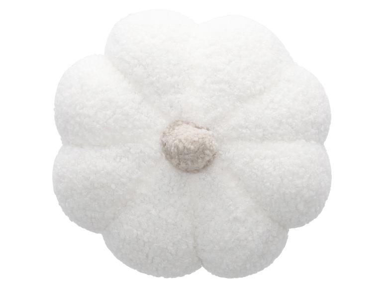 Pluizig wit kussen in de vorm van een bloem.
