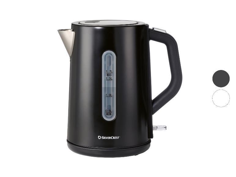 Zwarte SilverCrest waterkoker met waterniveau-indicator en ergonomische handgreep.