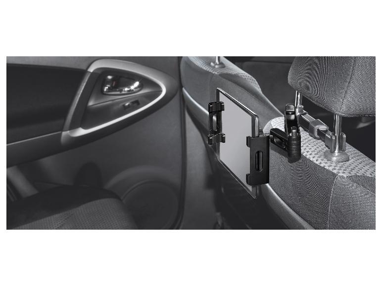 Tablethouder bevestigd aan een autostoelhoofdsteun, met een tablet erin.