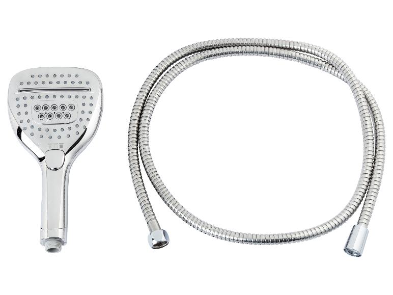 Verchroomde douchekop en slang voor de badkamer.