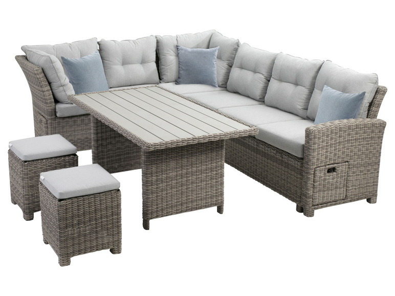 Wicker lounge set met tafel en poefs