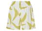 Shorts met abstract patroon, geelgroen op witte achtergrond.