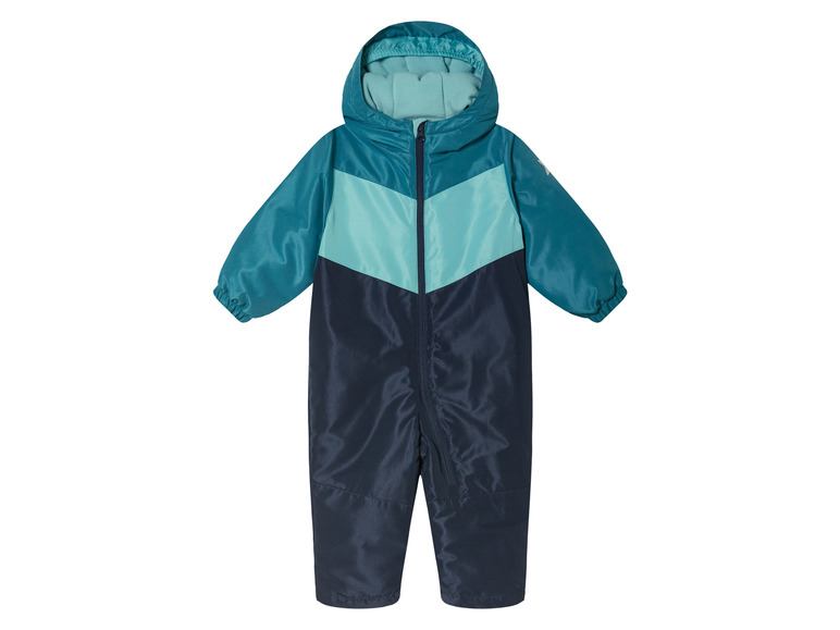 Een blauwe en turquoise winteroverall voor baby's.
