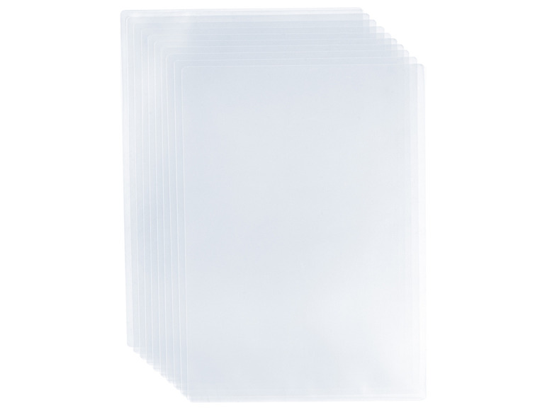 Een stapel transparante plastic documentenmappen.