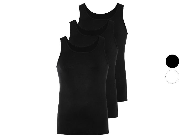 Drie zwarte tanktops voor heren.