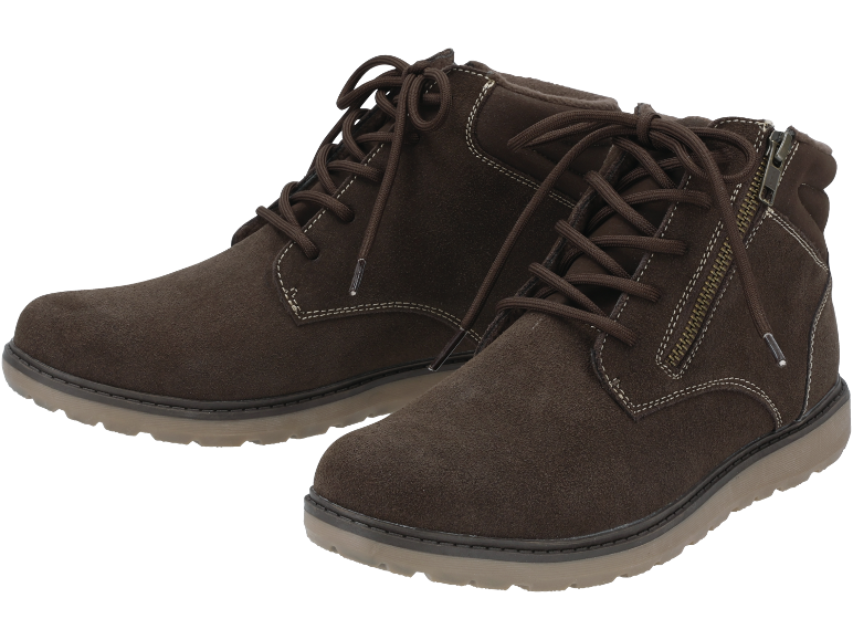 Paar bruine suède veterschoenen met zijritsen en lichte zolen.