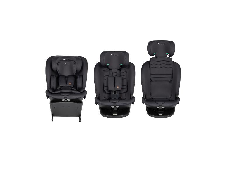 Drie zwarte Bebeconfort autostoeltjes in verschillende configuraties op een witte achtergrond.
