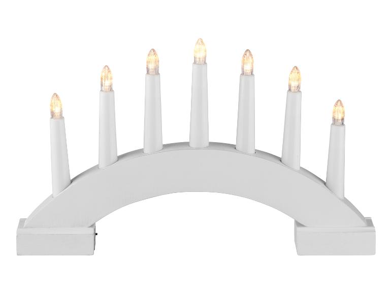 Witte kandelaar met zeven LED-lampjes