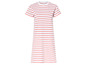 Witte gestreepte jurk met korte mouwen.