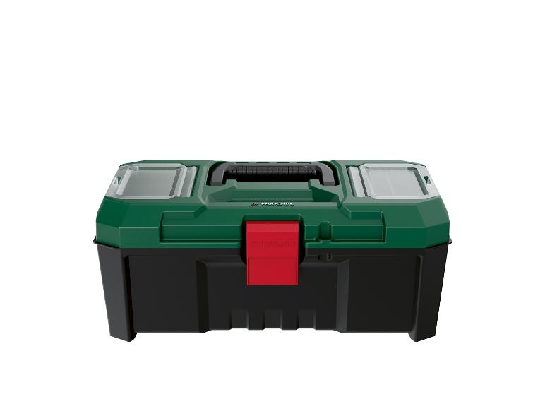 Groene en zwarte gereedschapskist met een rode sluiting en transparante deksels.
