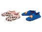 Roze kinderslofjes met luipaardprint en blauwe met auto-thema