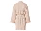 Beige badjas van gekreukelde katoen met strikceintuur, achterkant.